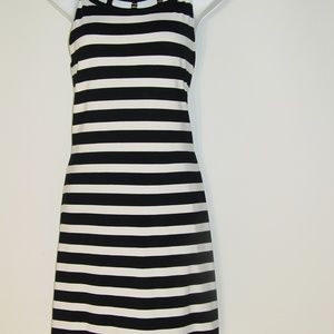 WHITE HOUSE BLACK MARKET MEDIUM